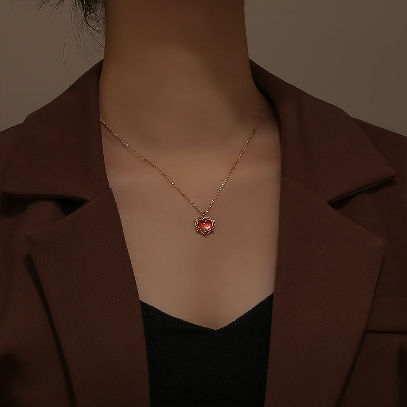 LOVE FEU NECKLACE