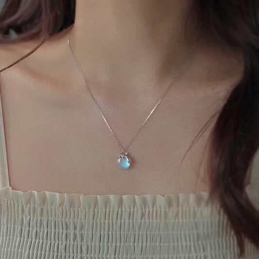 PERLE BLEUE NECKLACE