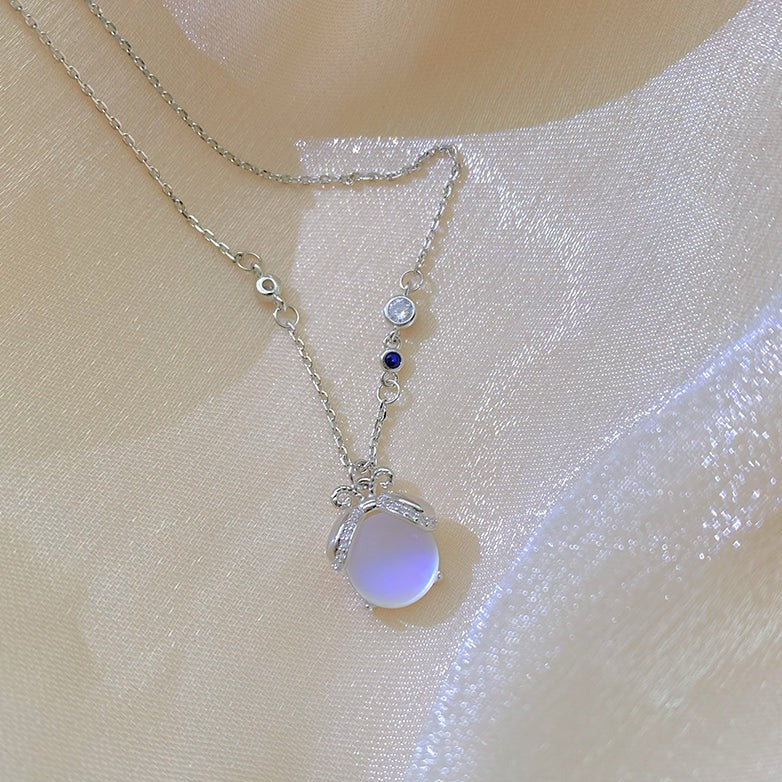 PERLE BLEUE NECKLACE