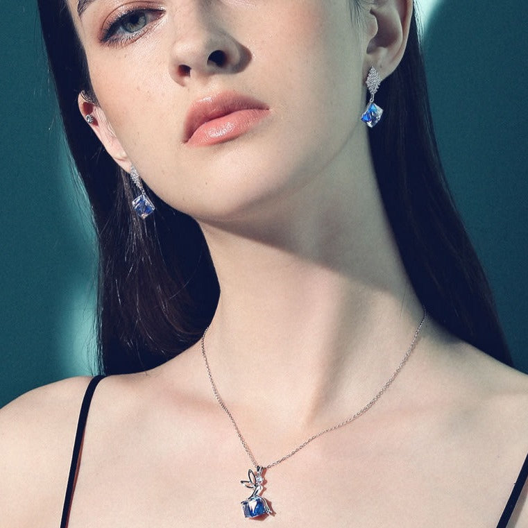 DÈESE NECKLACE