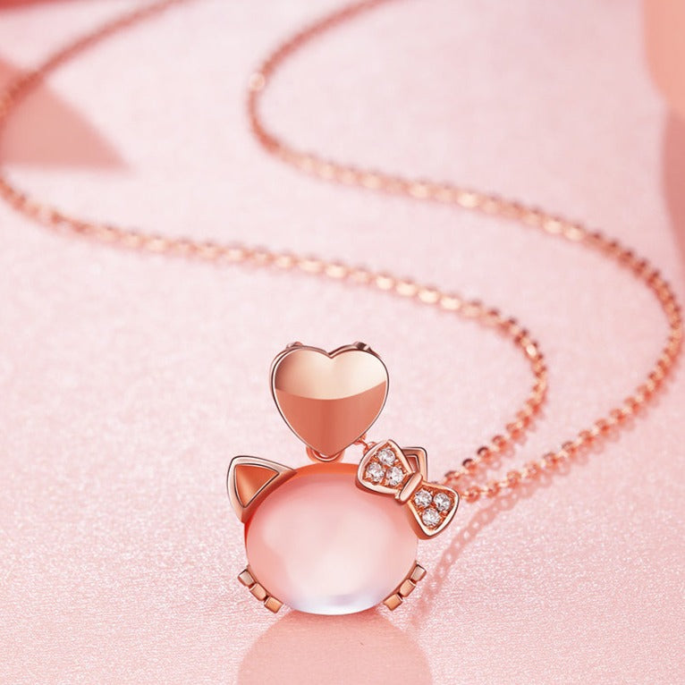 AMOUR PROPRE NECKLACE